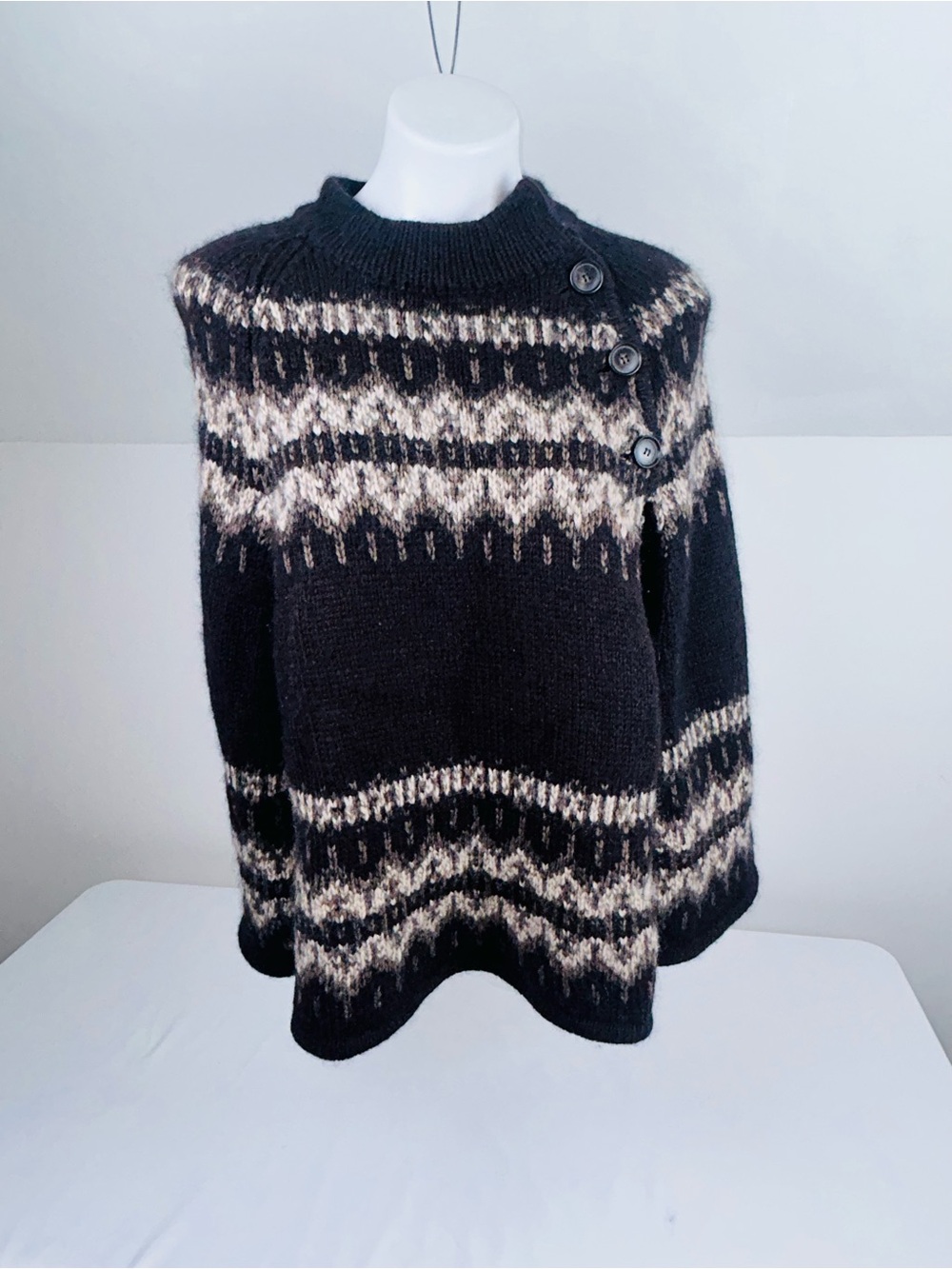 Black & Cream Fair Isle Button-Shoulder Knit Belted Poncho Wrap small